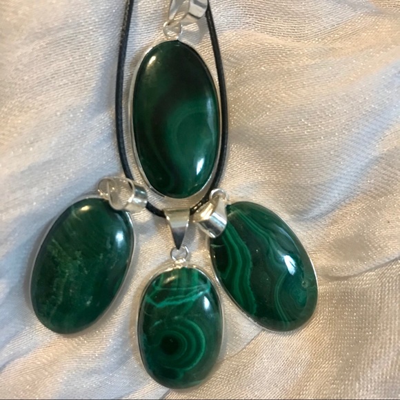 Malachite Cabochon Pendant - Picture 2 of 4